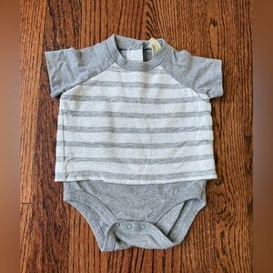 OshKosh B'gosh Baby Gray T-shirt / Bodysuit - Size 0-3 months